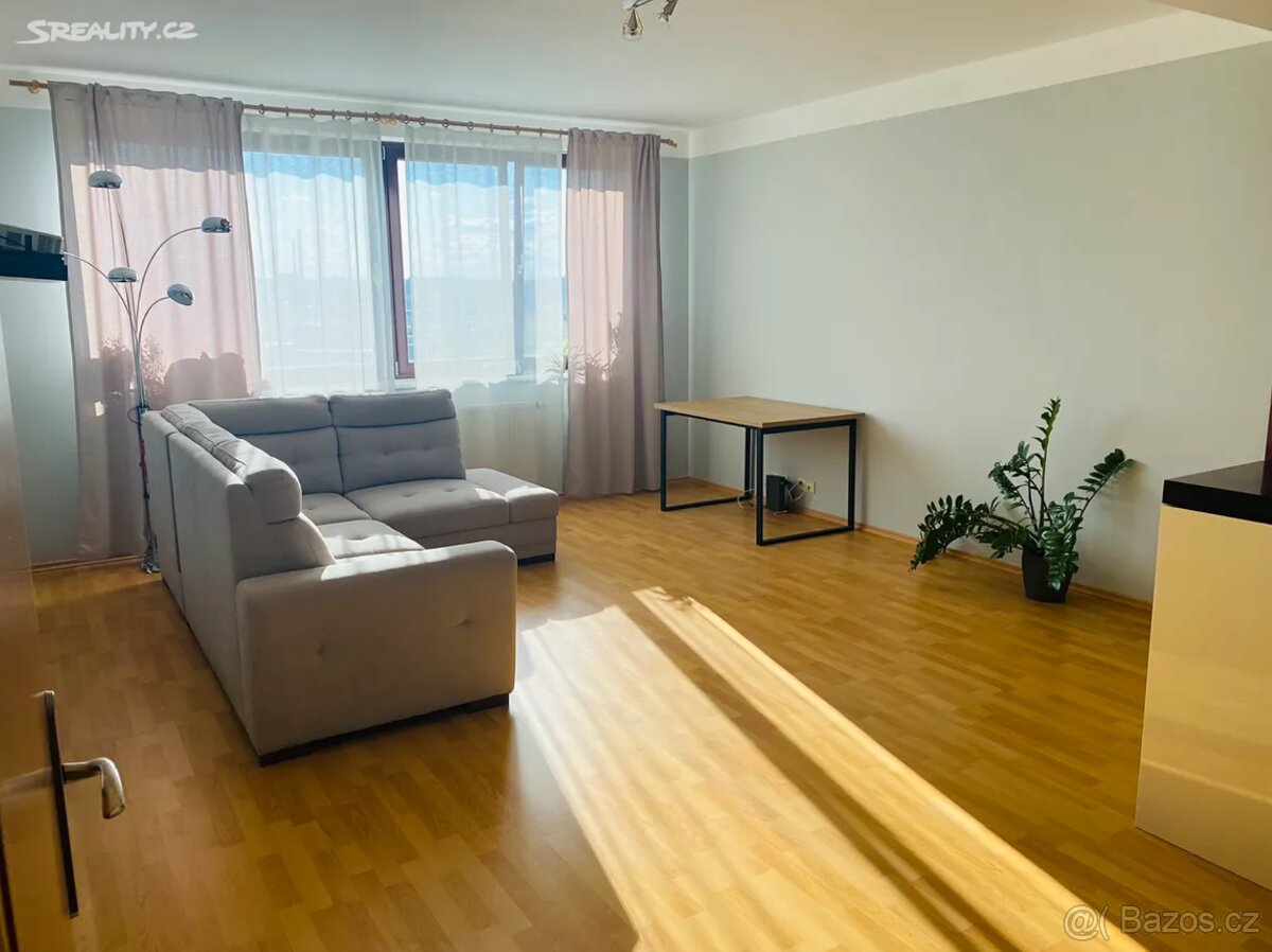 Pronájem bytu 2+kk 72 m² Praha, Na Slatince s garážovým stan