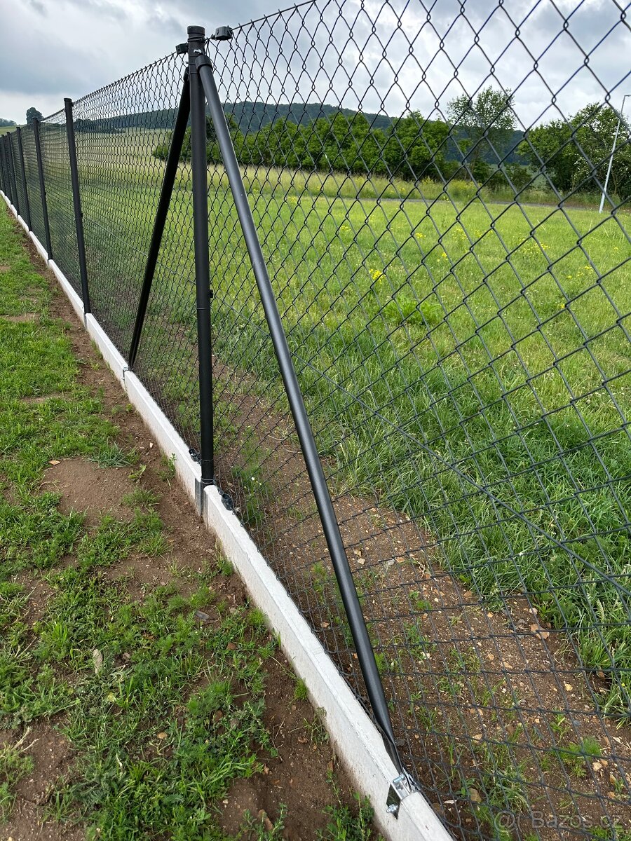 Antracitový plot