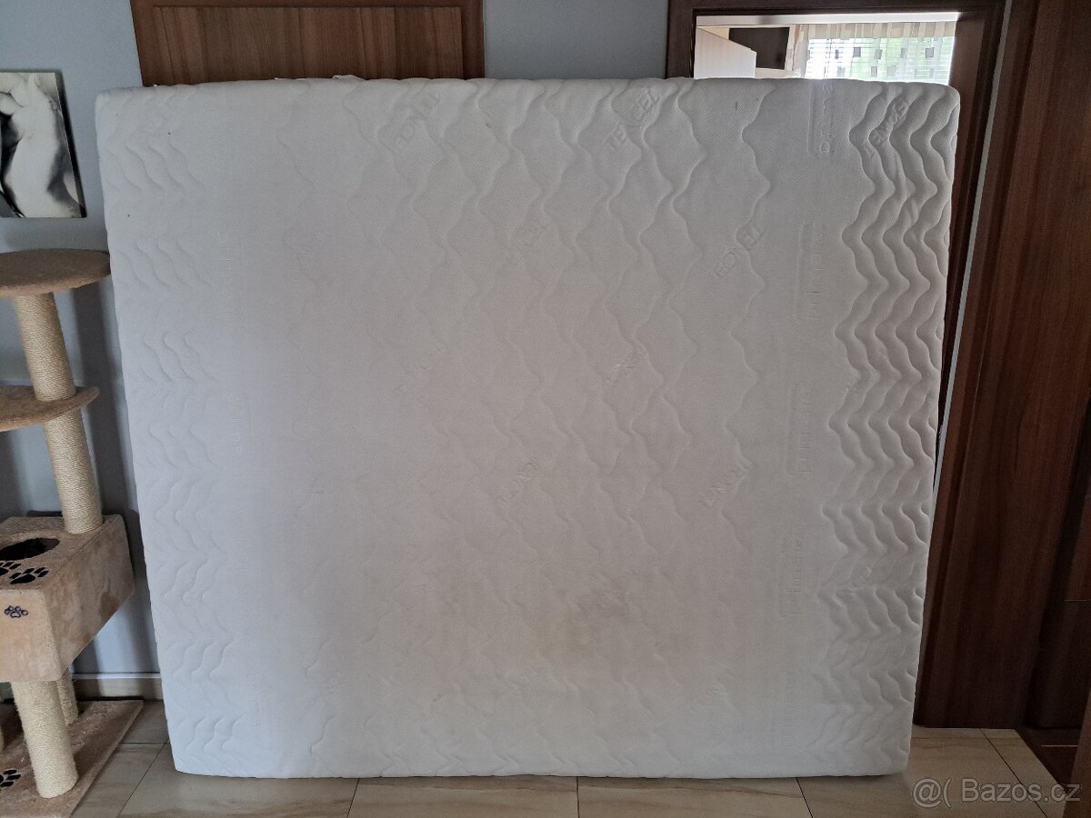 Prodám matraci 280x200cm cena 1500Kč
