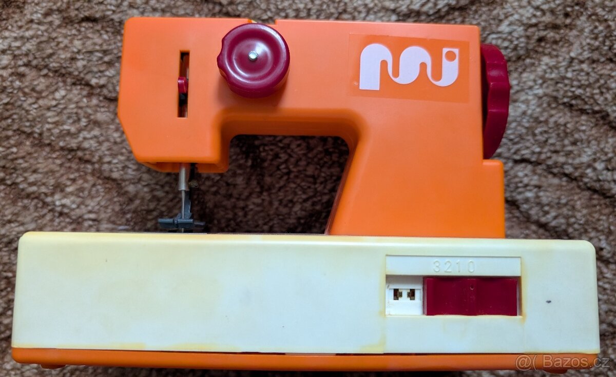 Dětský retro šicí stroj na baterie