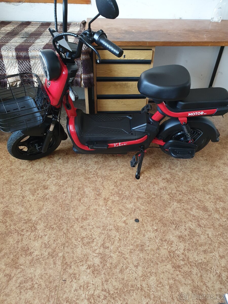 elektrický skútr Racceway Kobra - záruka
