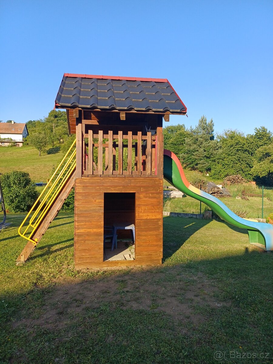 Dětský zahradní domeček