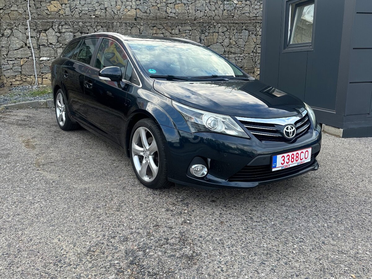 Toyota Avensis 2.2 2013
