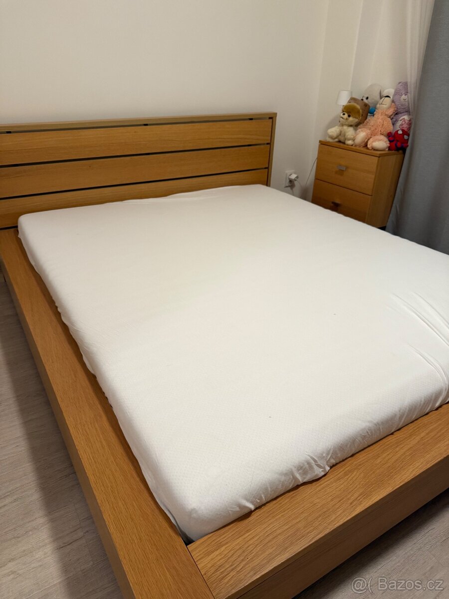Manželska postel