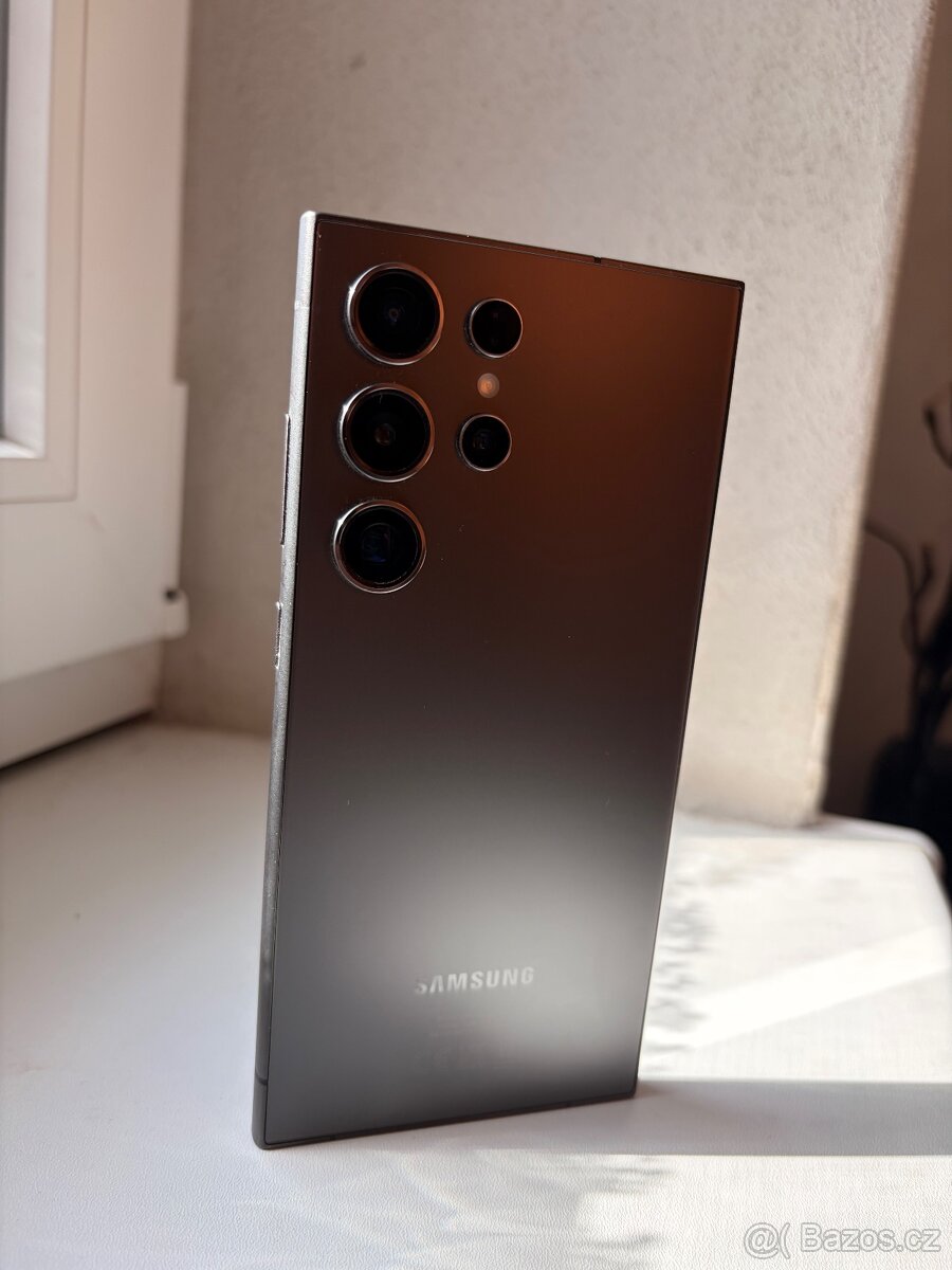 Samsung Galaxy S24 Ultra černý titan / 256Gb /TOP stav, Záru