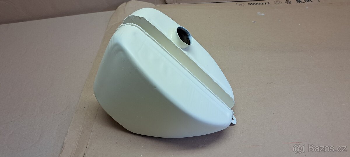 Jawa pionýr nádrž