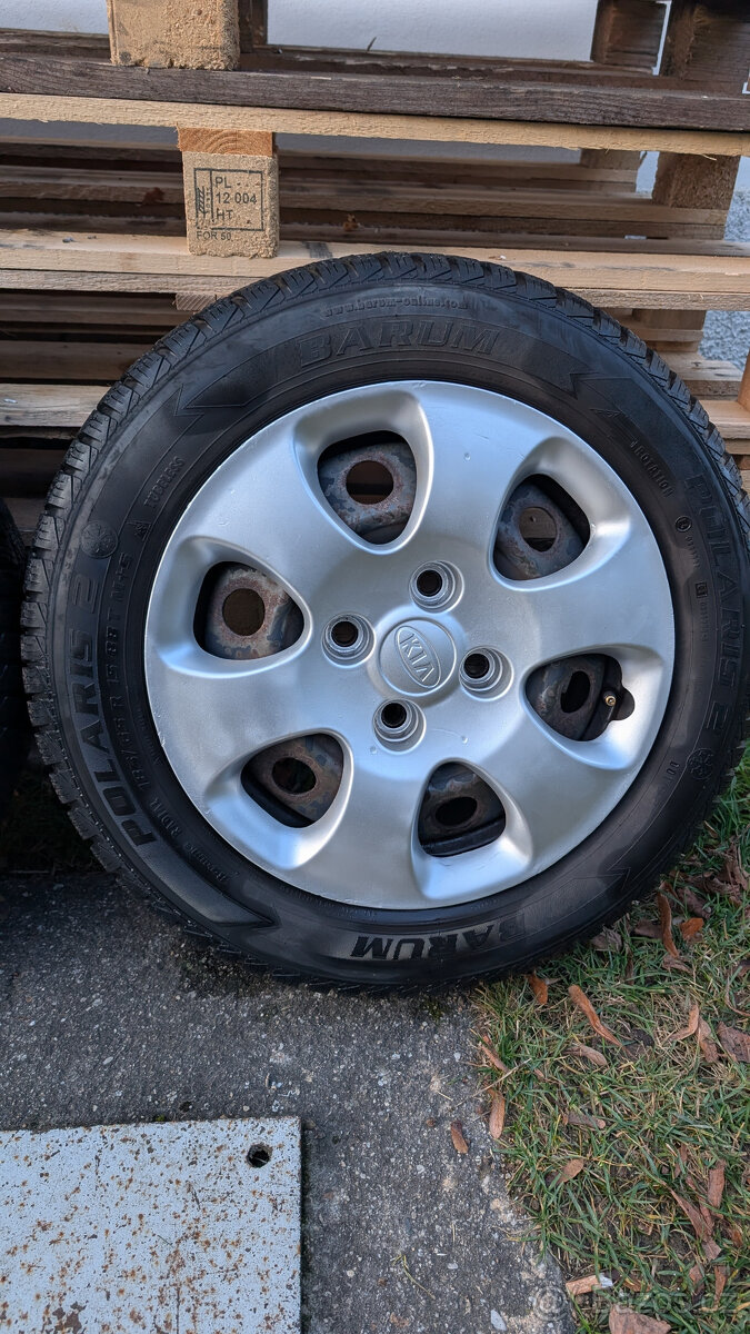 Kola KIA Cerato 4x114,3 6Jx15 ET43 + zimní pneu na dojetí