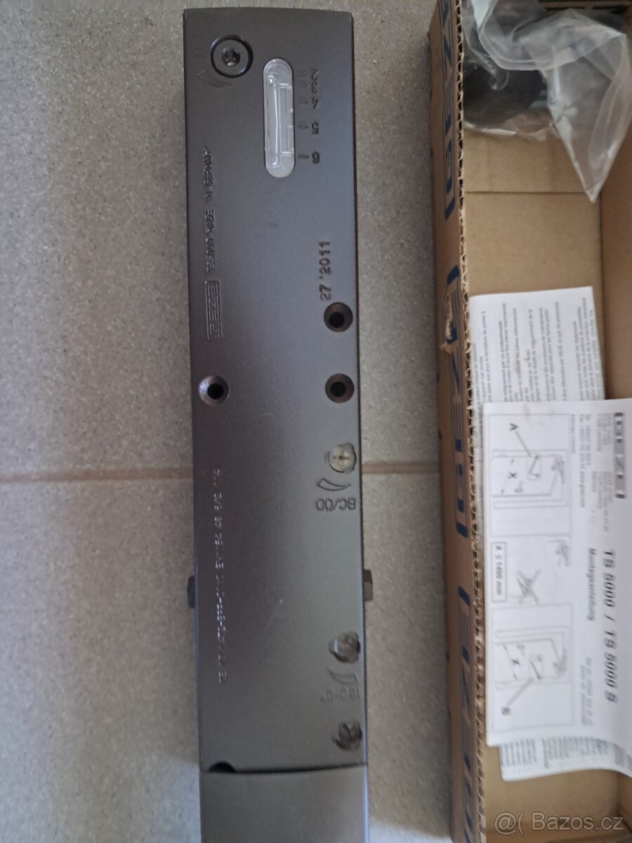 Zavírač dveří geze ts 5000