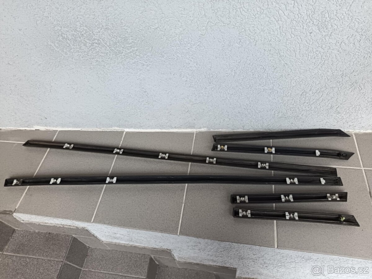 Bmw e36 lišty dveří