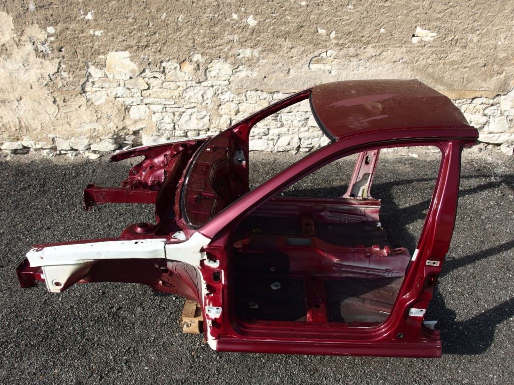 Nehavarovaná přední polovina karoserie Škoda Octavia I