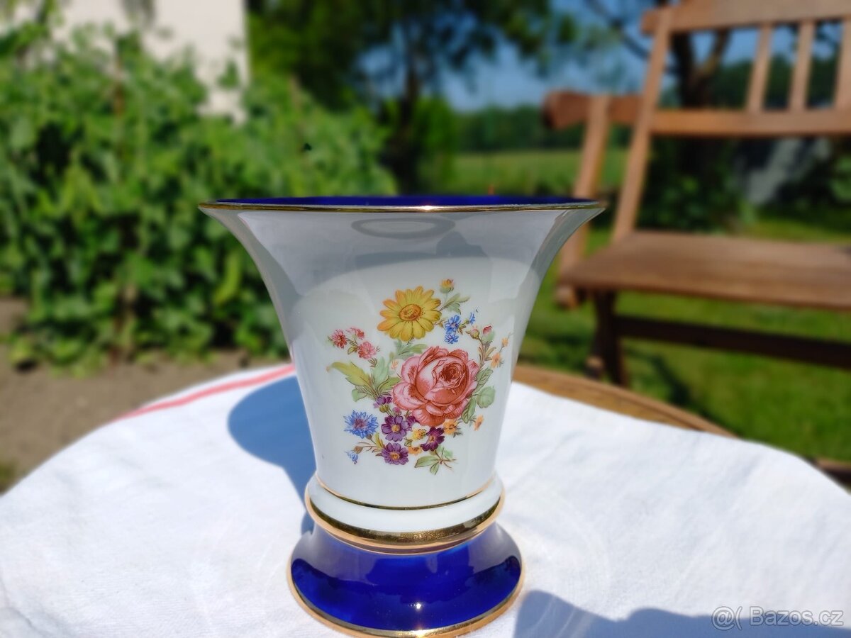 Porcelánová váza zdobená kobalt Royal Dux Duchcov
