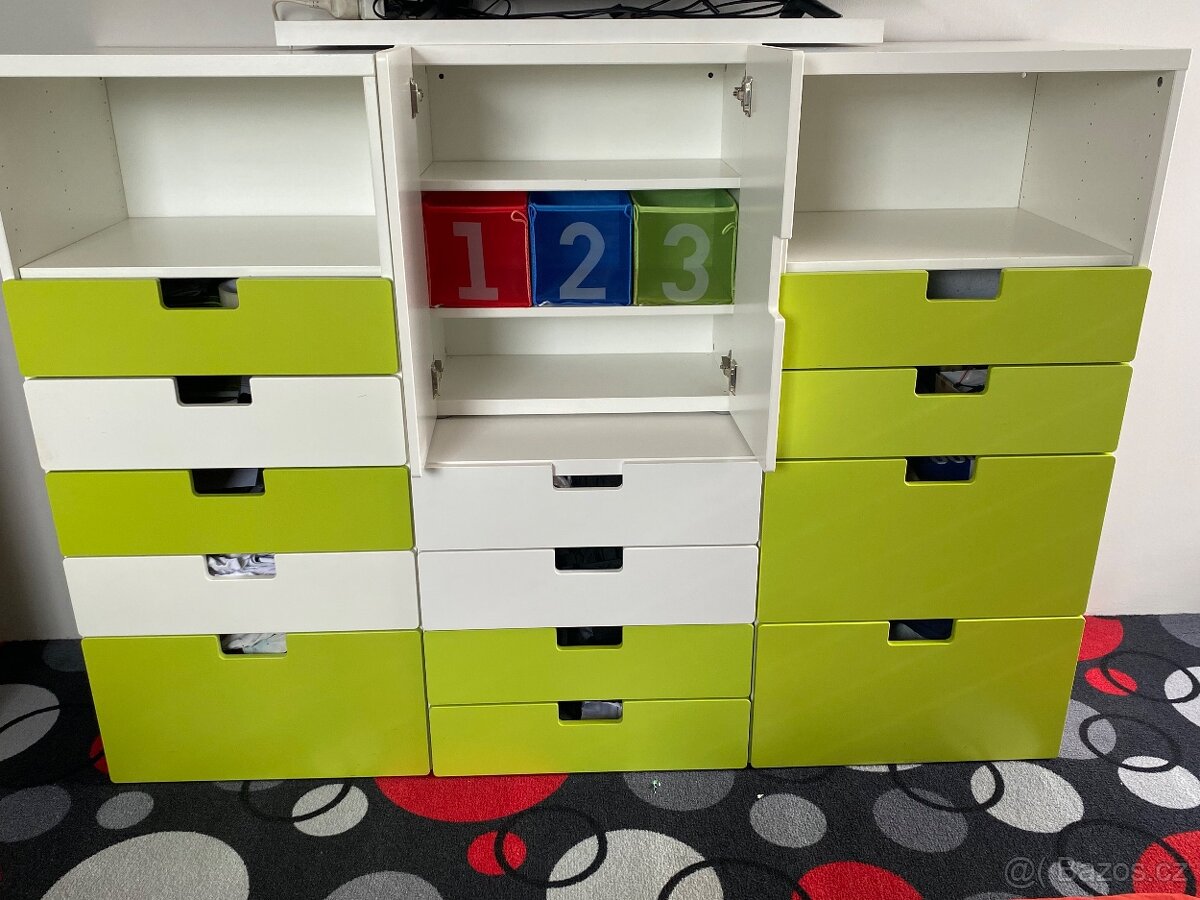 skříně ikea