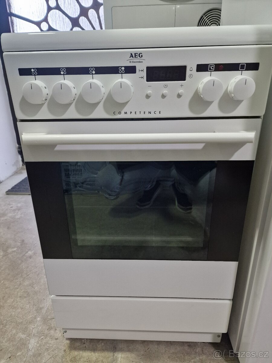 Elektrický sporák AEG