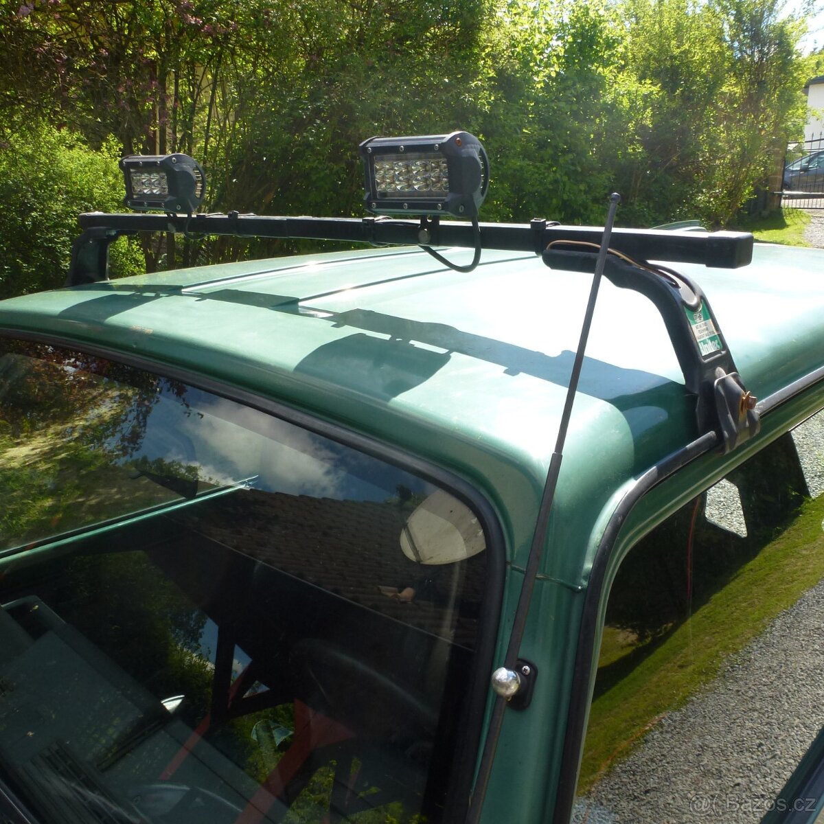 Suzuki Samurai celoplech světelná rampa