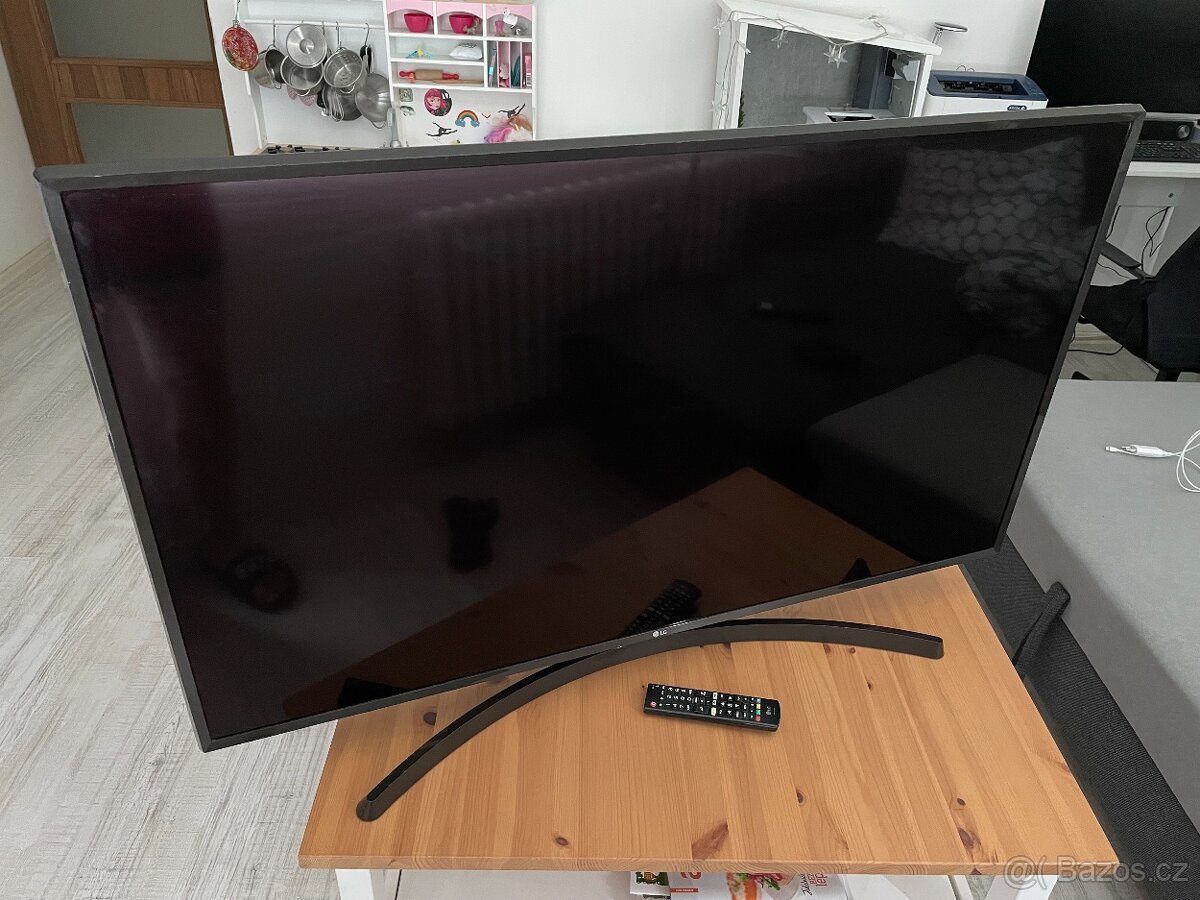 49" LG UHD TV, webOS Smart TV