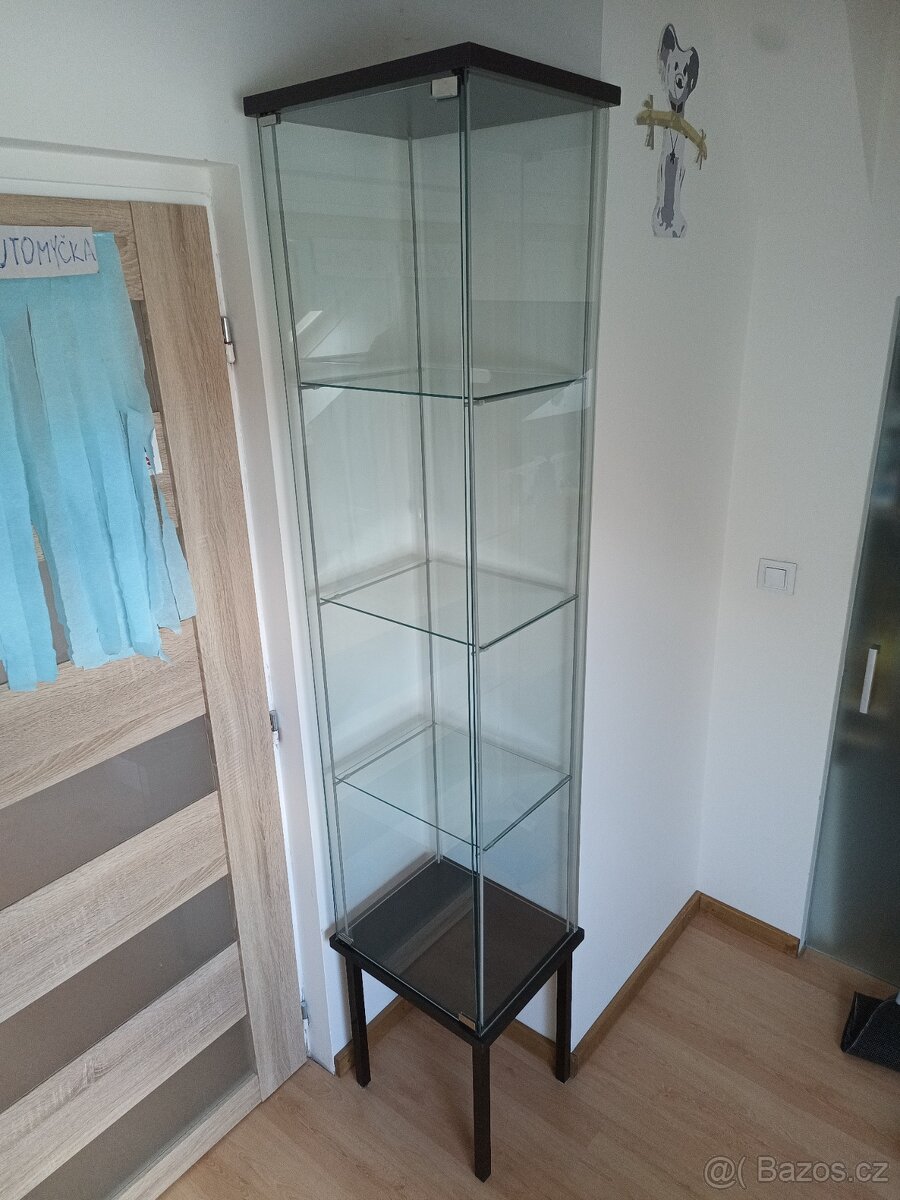 Vitrína Ikea Detolf