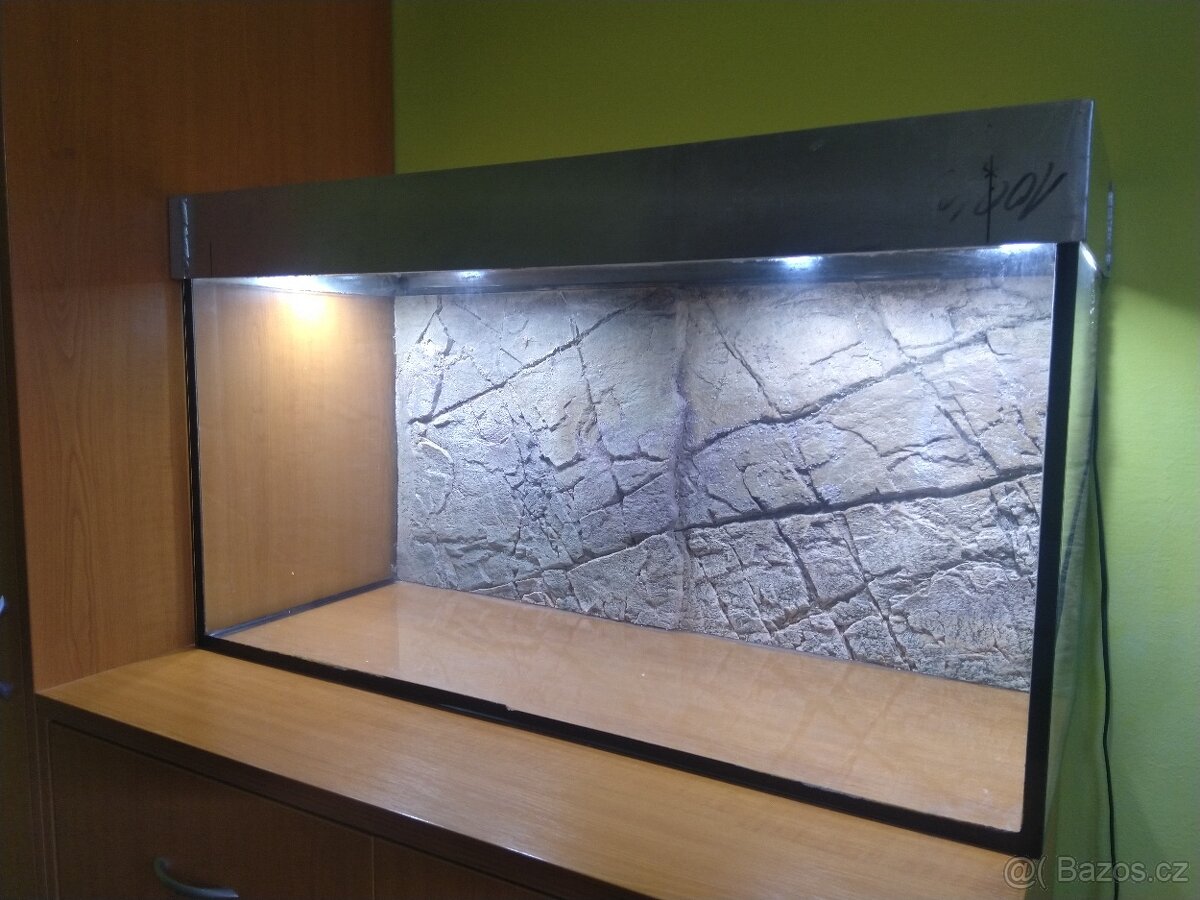 Akvarium 200L s LED osvětlením - PLATÍ DO SMAZÁNÍ