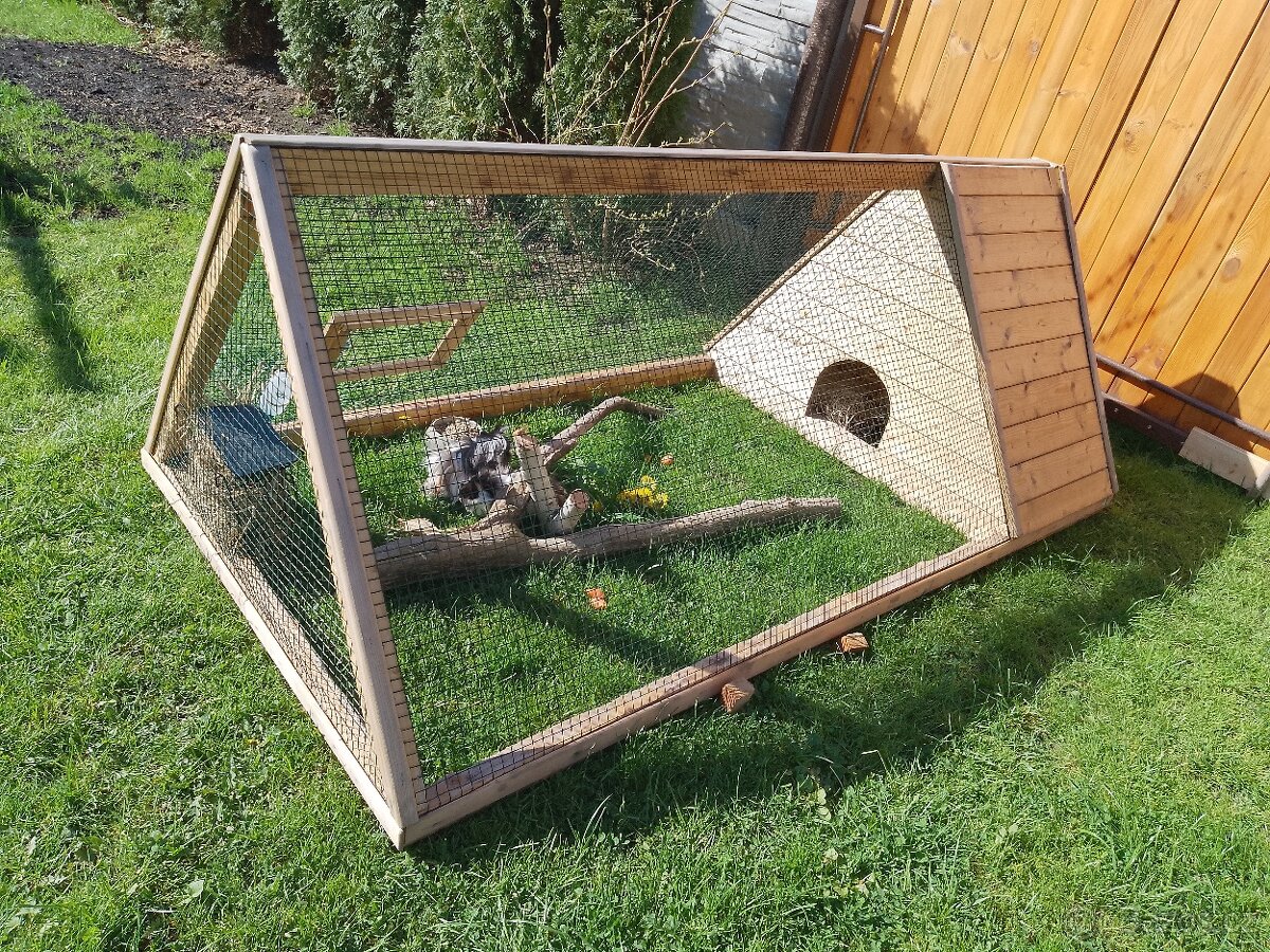 Prodám venkovní výběh - klec