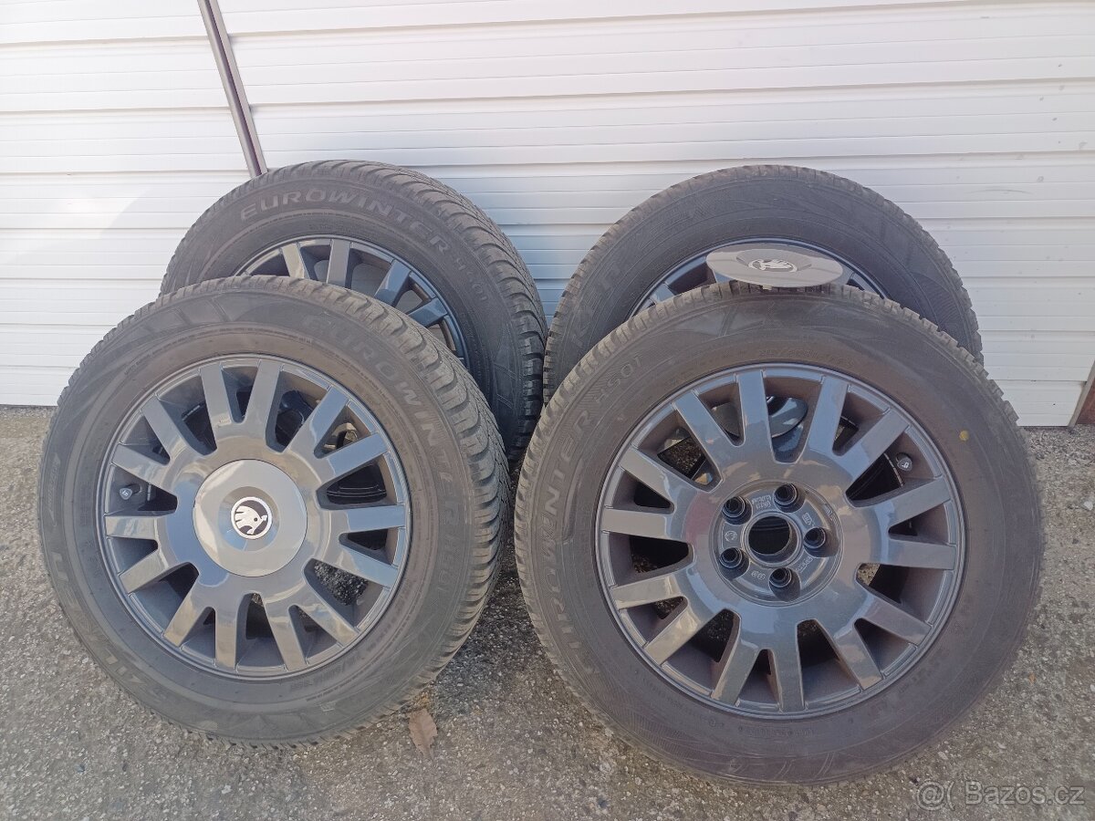 Alu kola Škoda 5x112, obuté zimní 215/60/16 99H ET37 Falken
