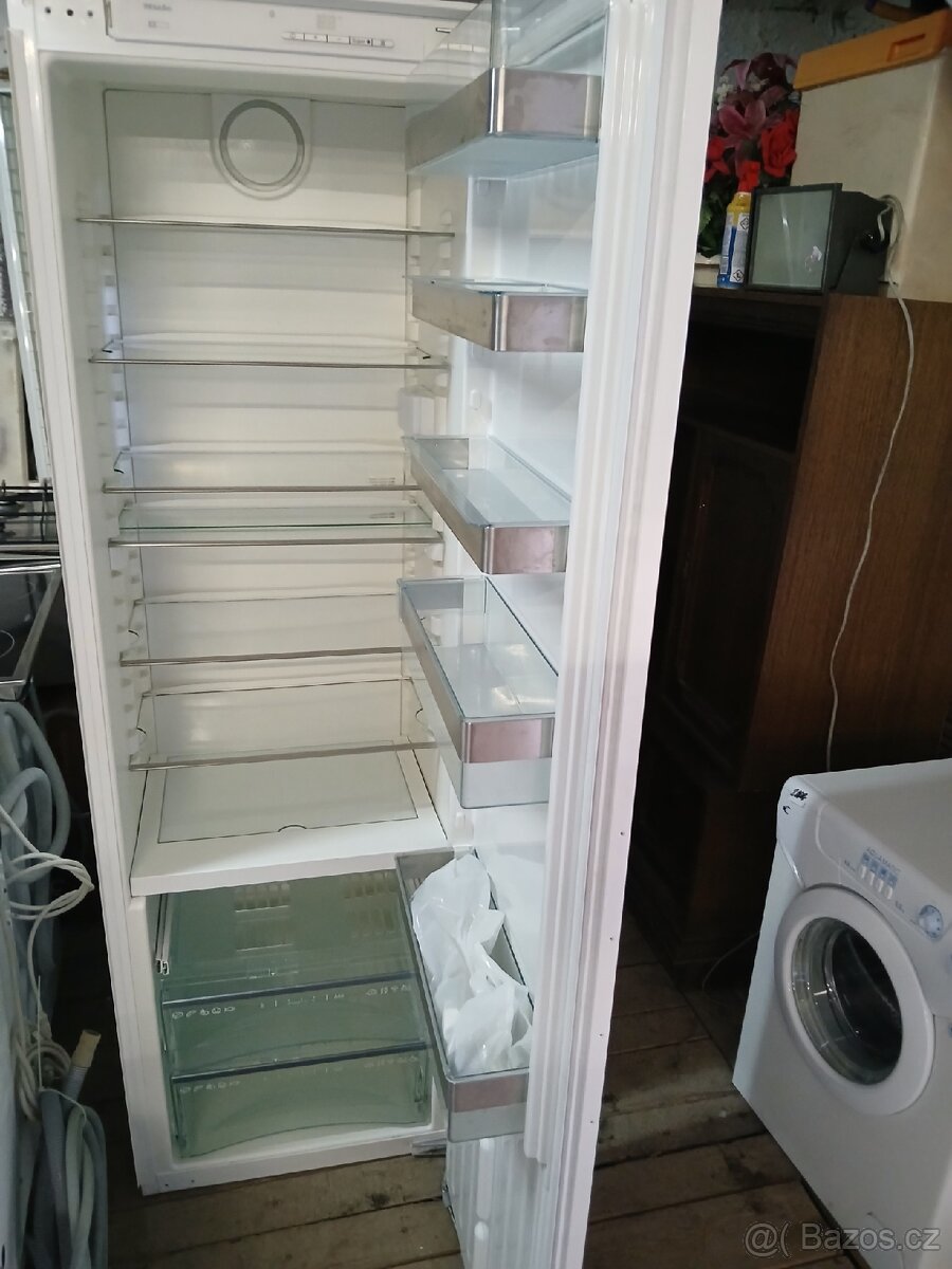 Vestavná chladnička kombinovaná