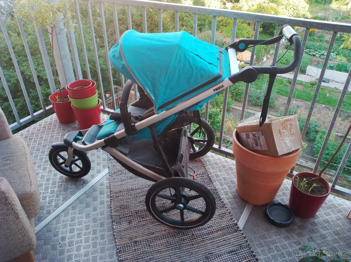Thule Urban Glide 2 Blue po dvoch deťoch
