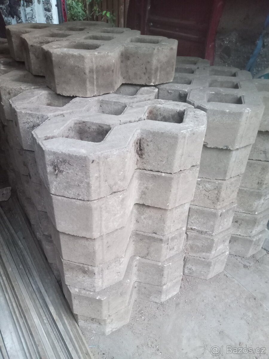 REZERVACE zatravnovaci tvarnice 10cm