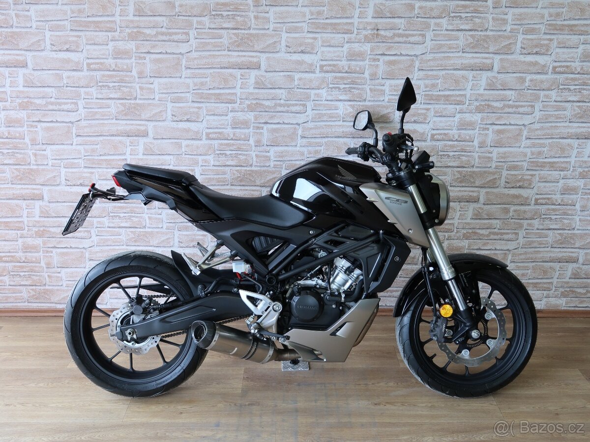 Honda CB125R LeoVince, nové pneu