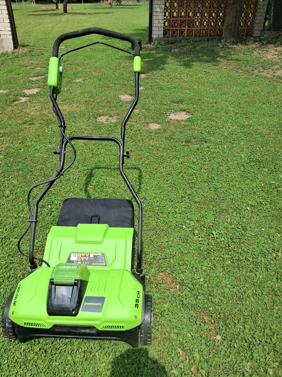 Prodám AKU vertikutator