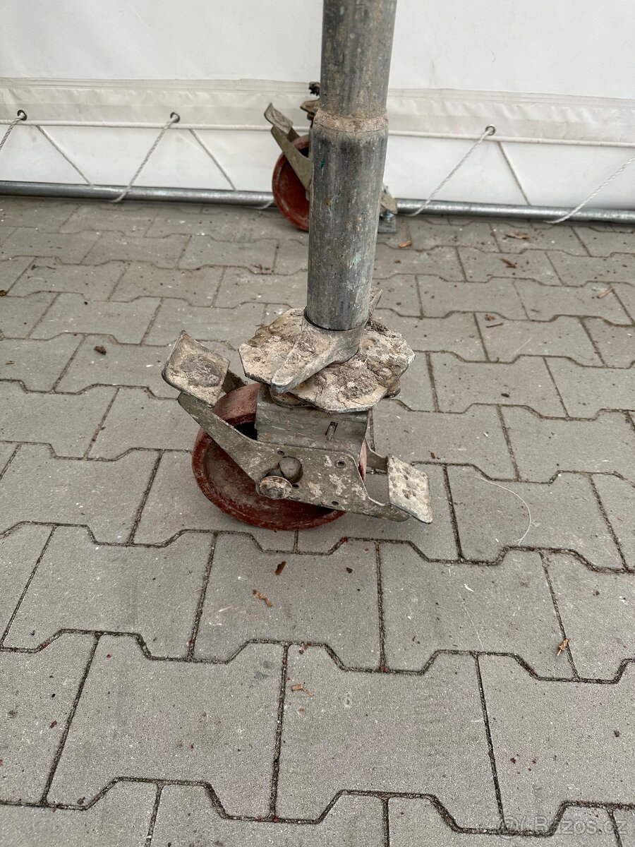 Lešení na kolečkách