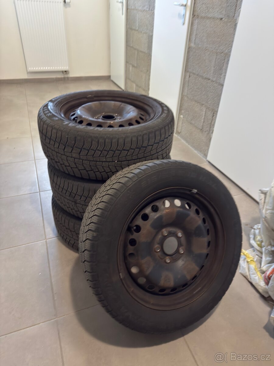 Kola ford 215x55 R16, plechové disky 5x108
