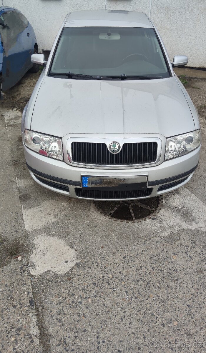 Prodám Škoda Superb 2.8 V6 na ND nebo opravu.