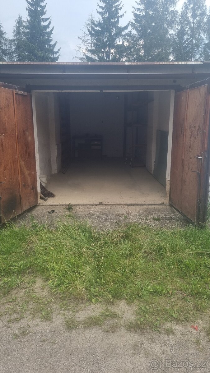 Pronájem garáže Žďár nad Sázavou, Neumannova