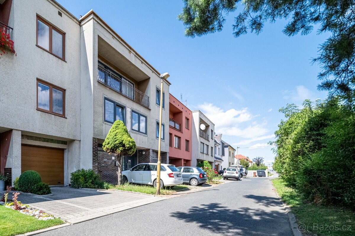 RD 4+1, ul. Pivovarská, Jarošov, UH, pozemek 221m2