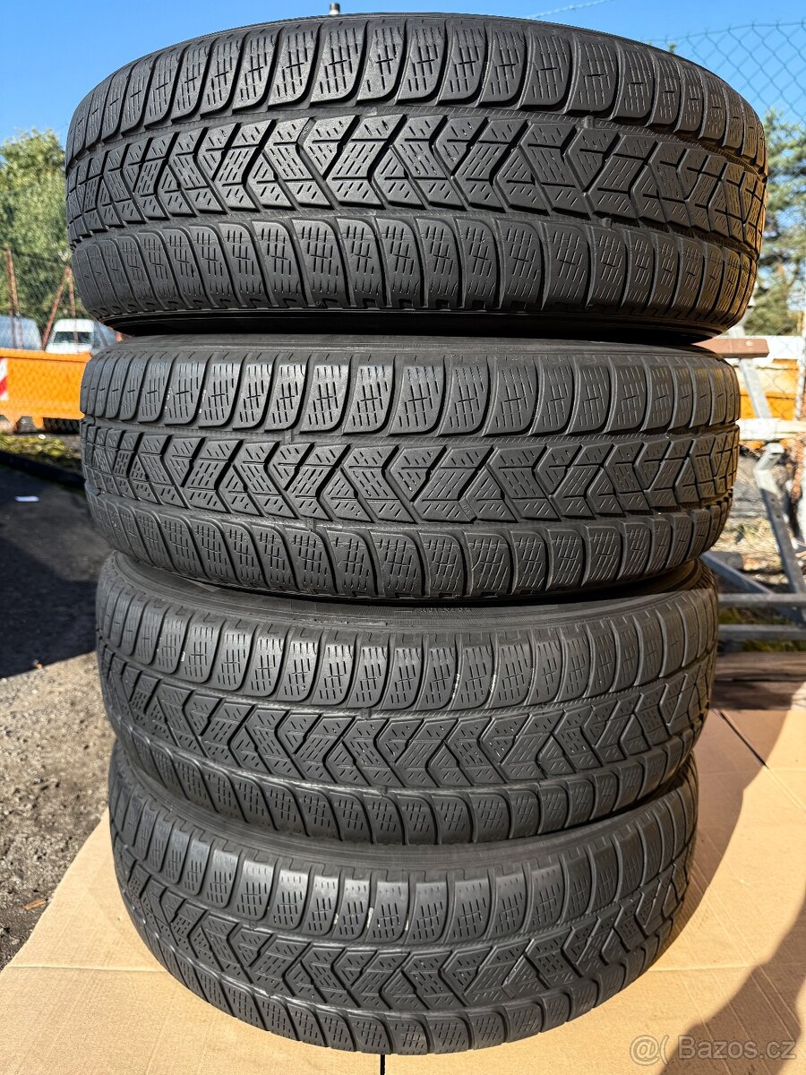 Zimní pneu 215/65/17 Pirelli Scorpion Winter
