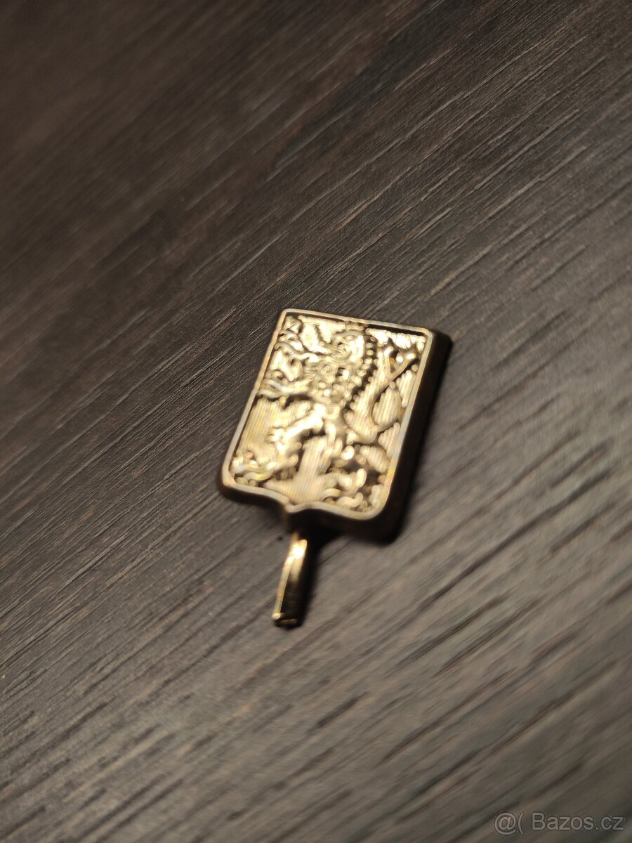 Čepicový odznak důstojnický,Československa armáda