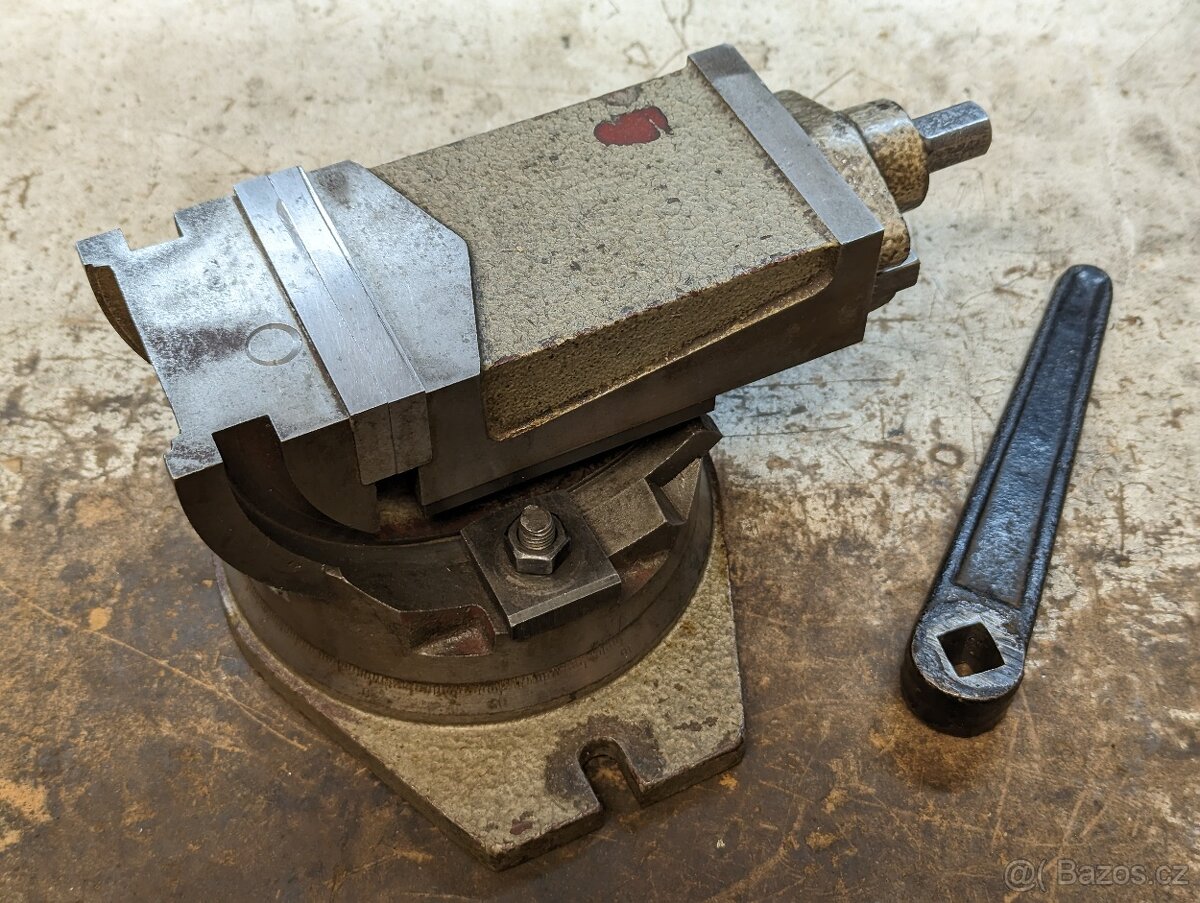 Strojní sklopně otočný svěrák 100 mm