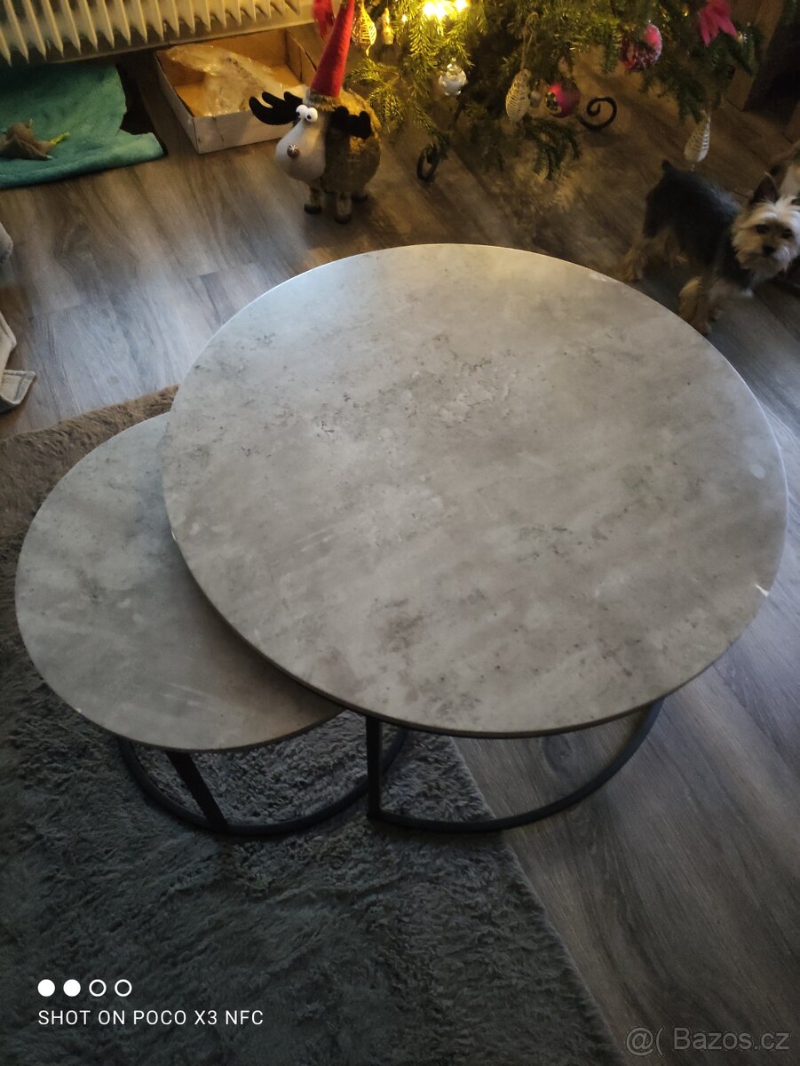 Konferenční kulaté stolky