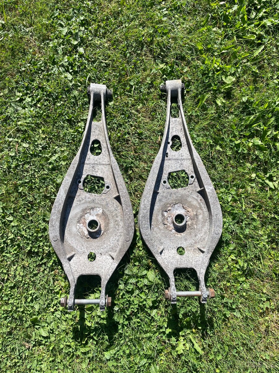 E46 zadní hliníkové ramena