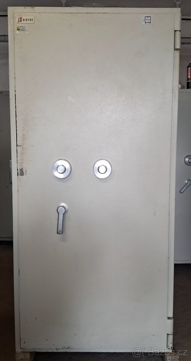 Zánovní trezor zn, Sistec + 4x vnitřní schránka