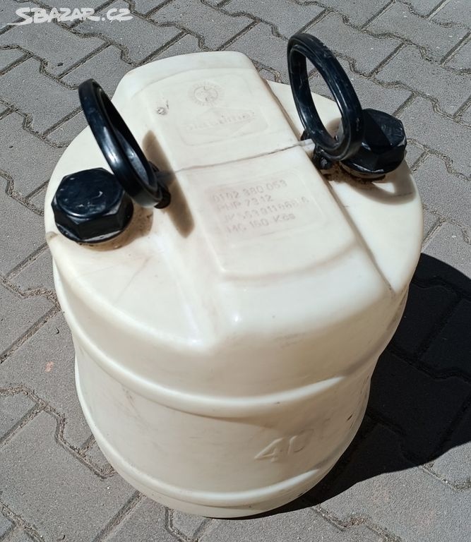 Plastový sud 40 litrů.