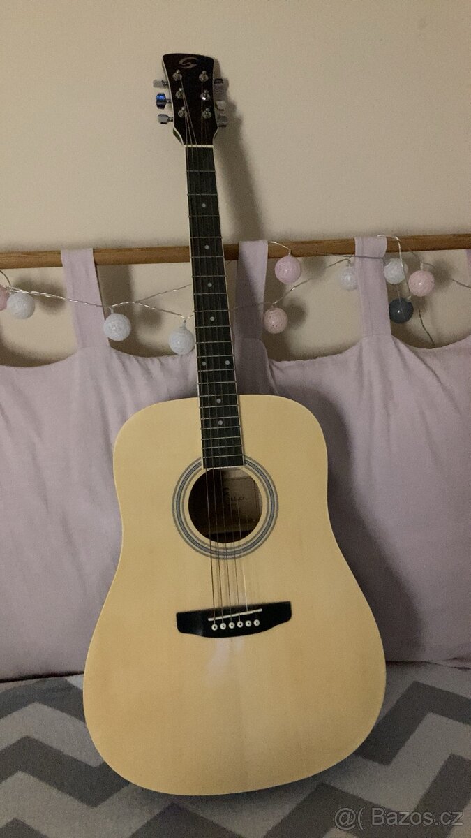 Akustická kytara