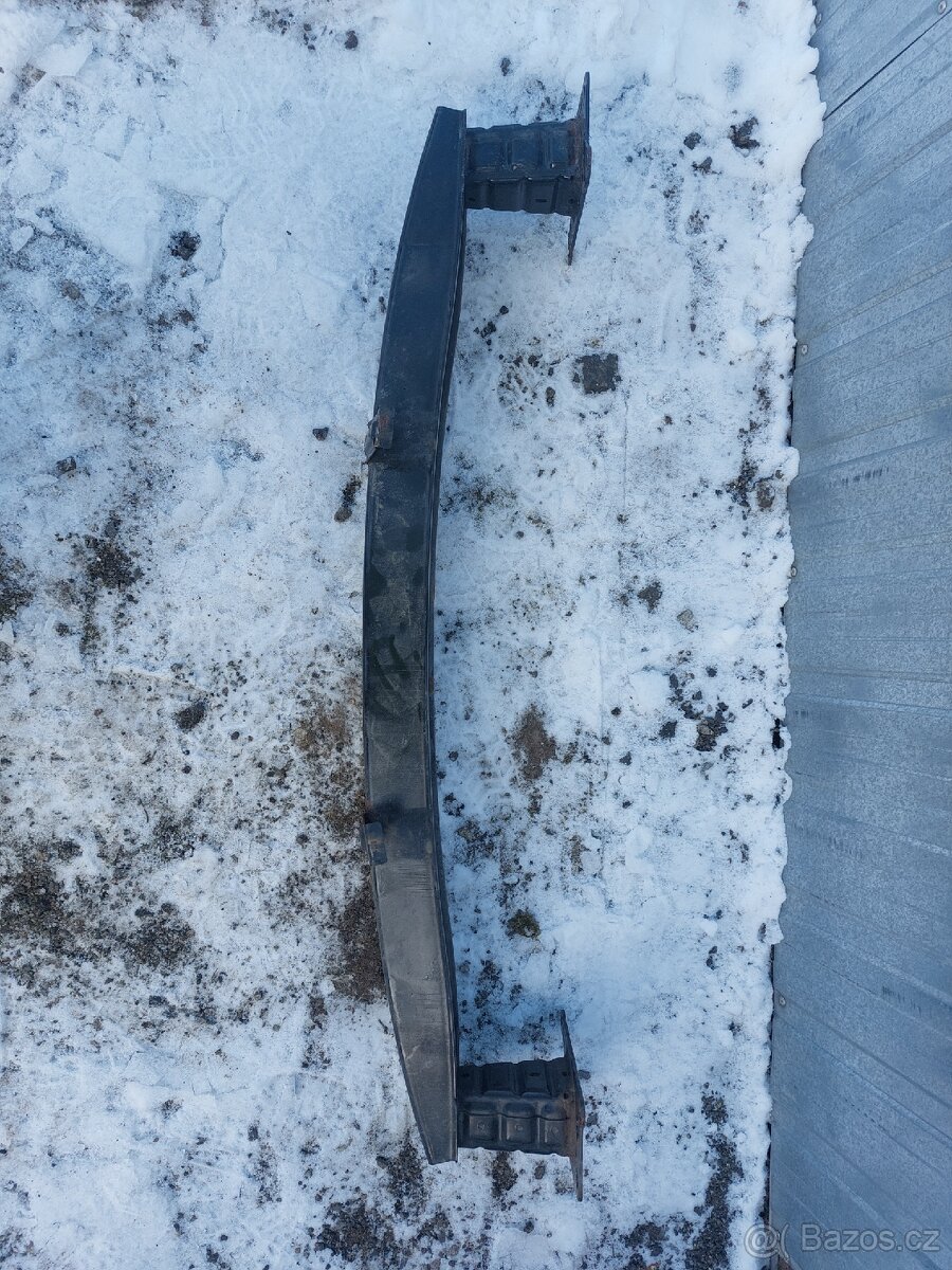 Škoda Fabia 2 VÝZTUHA PŘEDNÍHO NÁRAZNÍKU