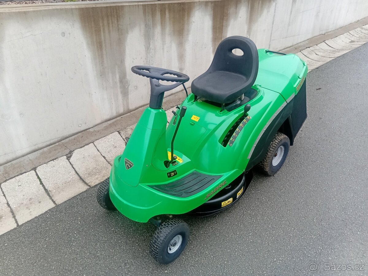 Prodám zahradní traktor John Deere