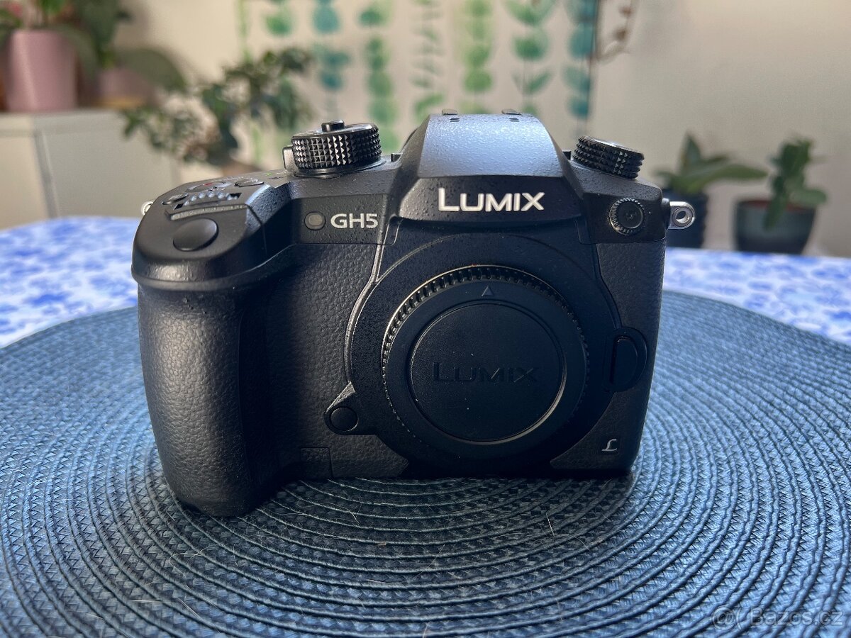 Panasonic lumix gh5 + V-log