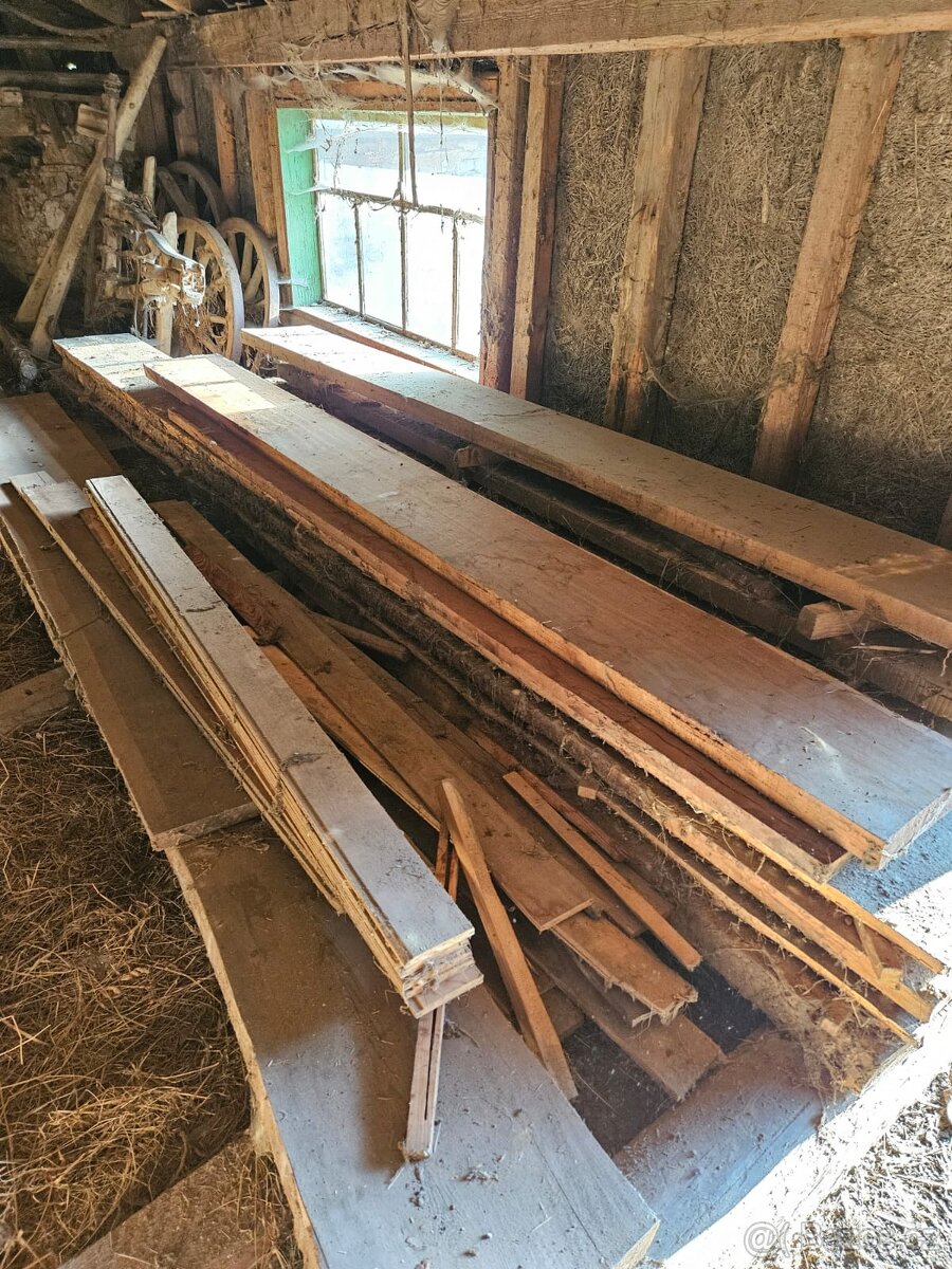 DŘEVĚNÉ FOŠNY / LEVNĚ