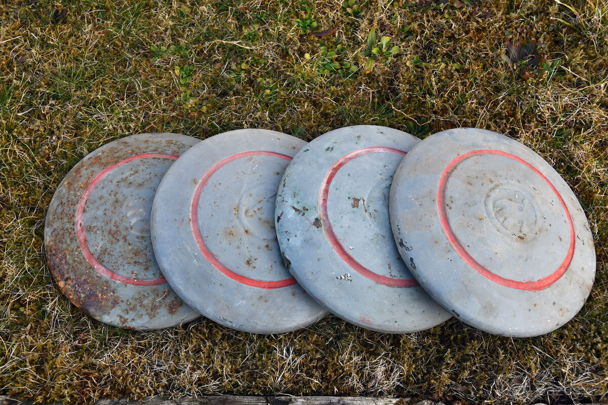 Plechové puklice Škoda nálezový stav