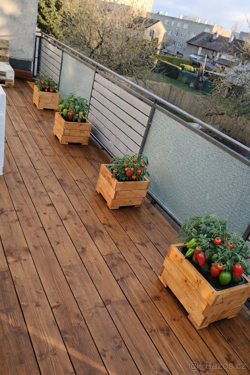 Dřevěné truhlíky