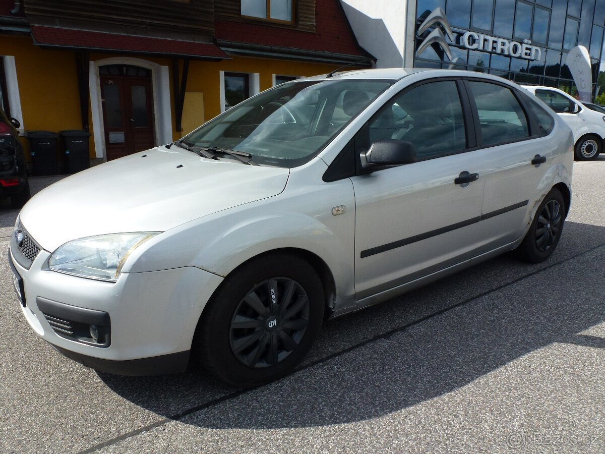 ⭐⭐⭐Ford Focus 1,6i 16V Hatchback 03/2006. NOVÁ STK ⭐⭐⭐