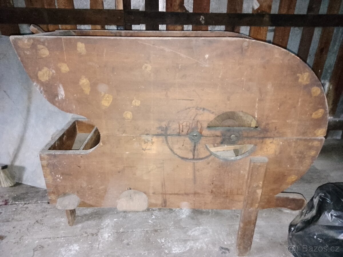 Čistička obilí (ruční pohon)