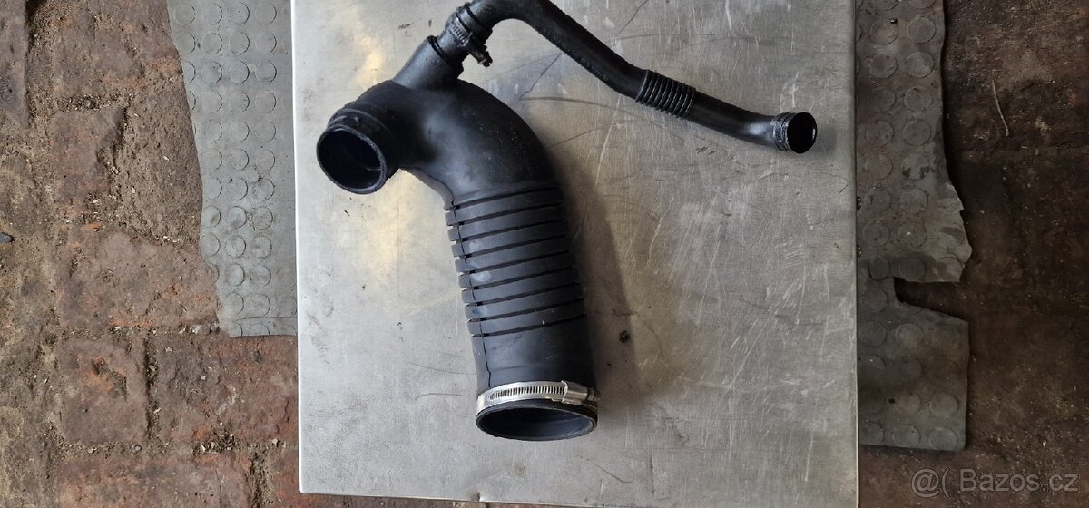 Koncern 1.9Tdi 96kw - hadice turba 8D0129615K